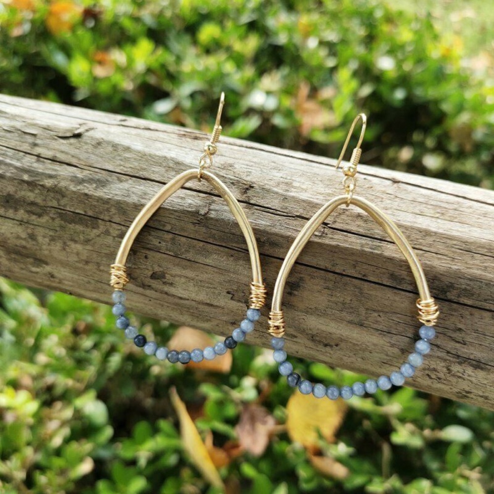 Blue Beaded Wire Hoop Gold Oval Boho Chic Earrings - Picture 2 of 7
